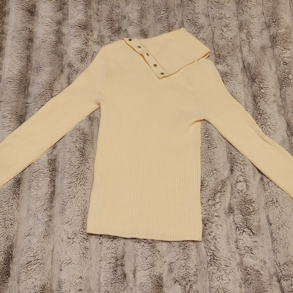 Zara Sweater - Picture 9 of 10